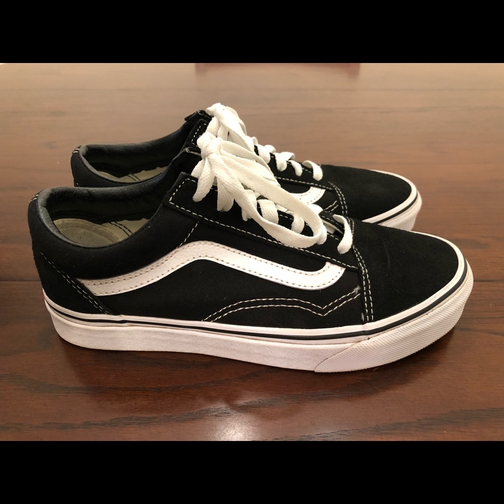 Black/White Vans Old Skool Shoes - Excellent Used Condition